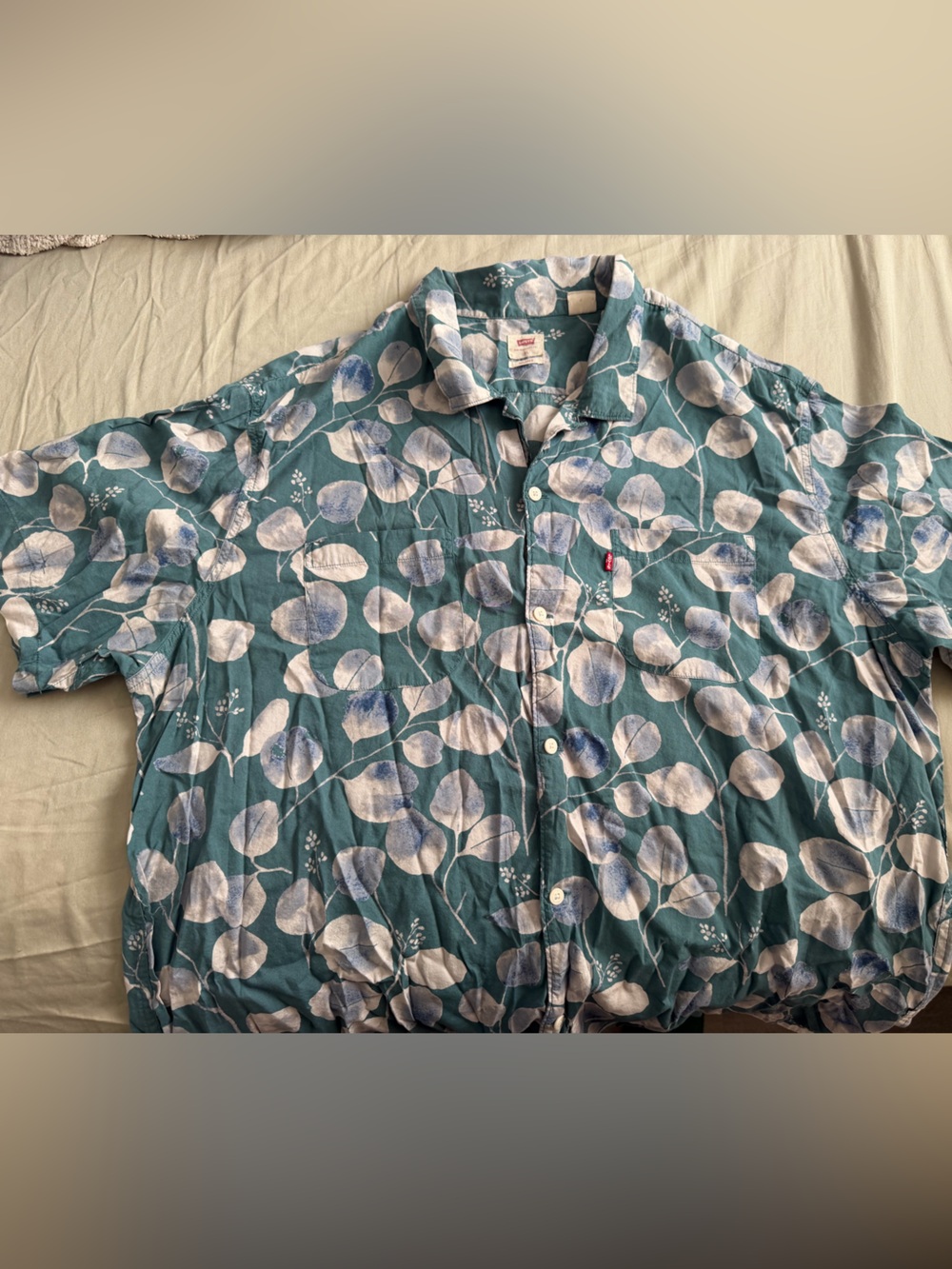 Levi's Teal Short-Sleeve Button-Down with White and Blue Leaf Print